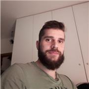 Offro lezioni a chi desidera (ri)iniziare a prendersi cura del proprio corpo. Le lezioni si svolgono sia dal vivo, sia online per